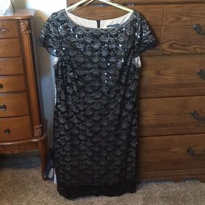 Jessica Howard Black sequined dress